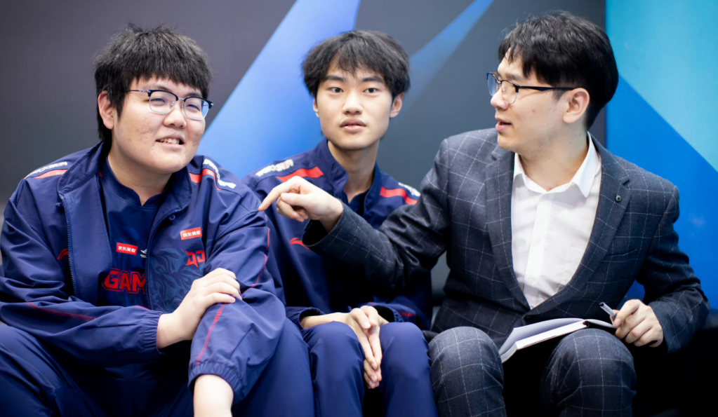 九游VIP-关于HLE翻盘DK，Ruler打出惊人五杀焦点之战淘汰赛，成为赛场最大亮点的信息