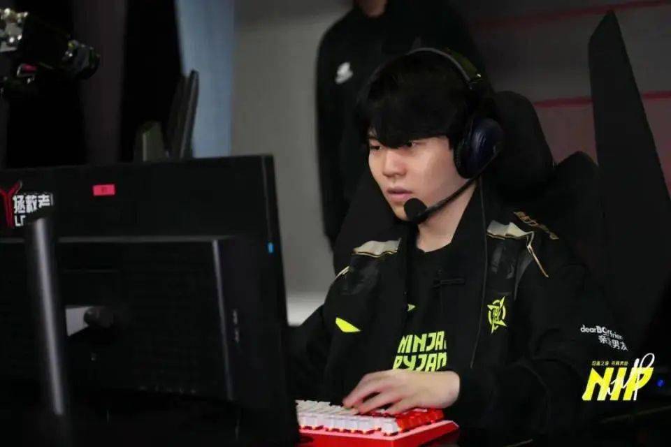 九游体育官方入口-IG碾压FLY，Peanut关键团战开团秒人顶尖较量全球总决赛，引爆全场热议的简单介绍