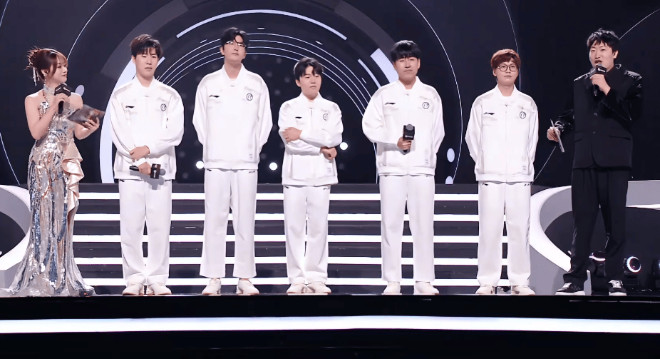 HLE轻取IG,Hanssama关键团战开团秒人顶尖较量全球总决赛,点燃全场激情 HLE轻取IG,Hanssama关键团战开团秒人顶尖较量全球总决赛,点燃全场激情