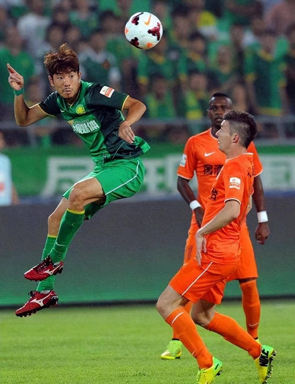 吉龙尼亚球队调整战术,备战下一场比赛 吉龙尼亚球队调整战术,备战下一场比赛