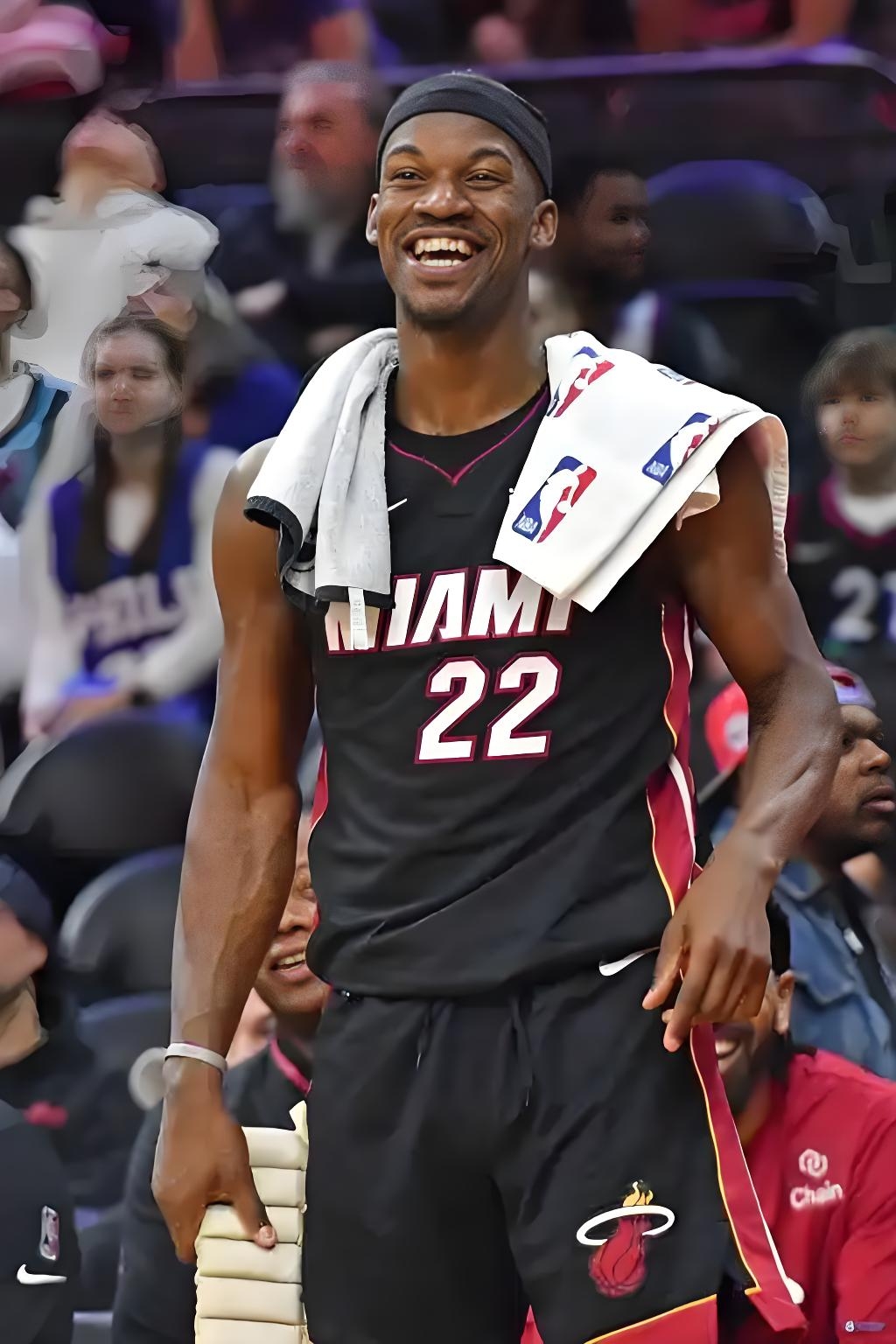 热火胜马刺，巴特勒全场掌控比赛