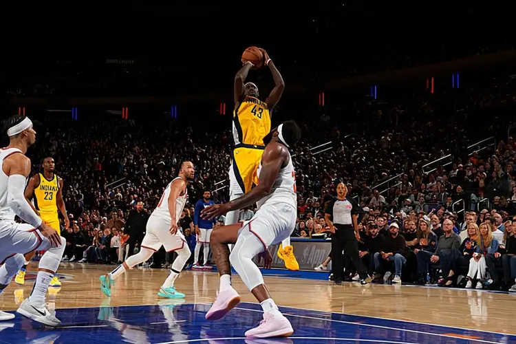 步行者锋线发挥稳定，取得重要胜利