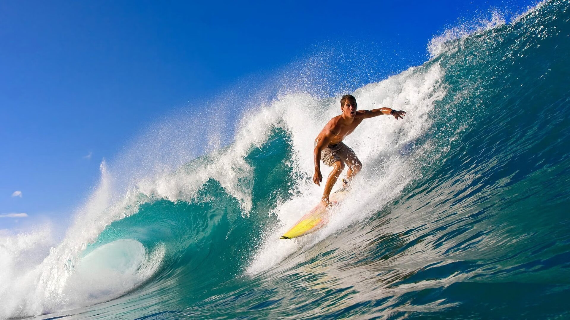 王朝崩塌日，银绿风暴席卷赛道，拉塞尔化身梅赛德斯的孤独骑士