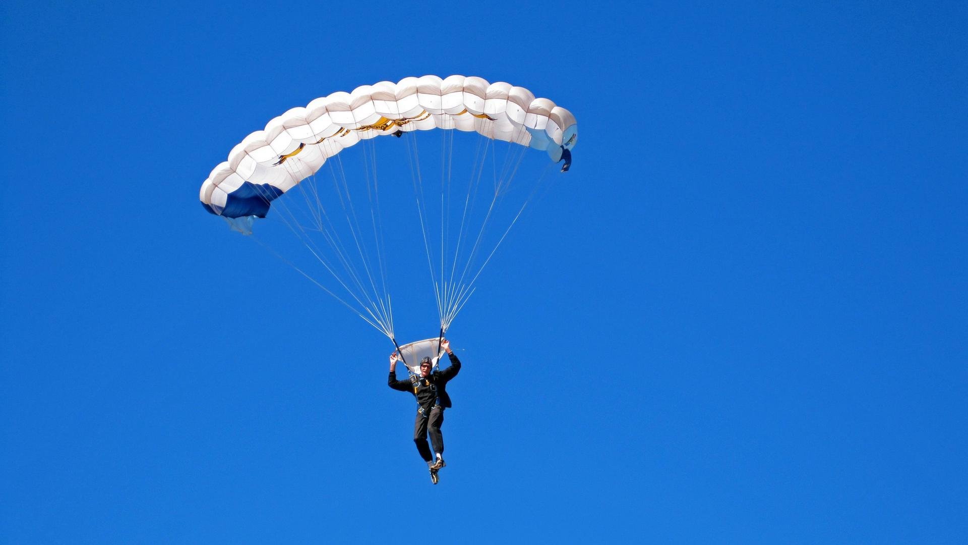 南美风暴遭遇德国铁壁，坎特一人扭转大西洋两岸的足球叙事